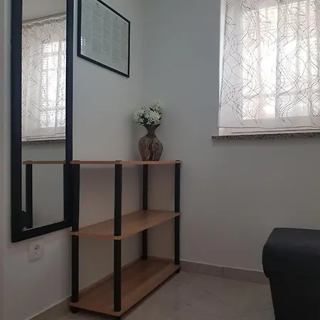 Lorena Apartment *