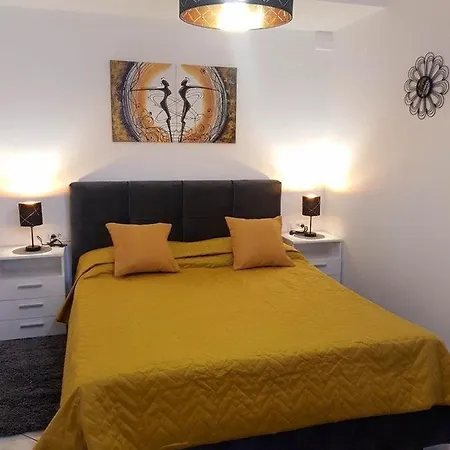 Lorena Apartment *