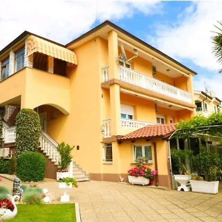 Lorena Apartment Baška